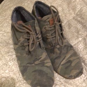 Camo Toms Wedges